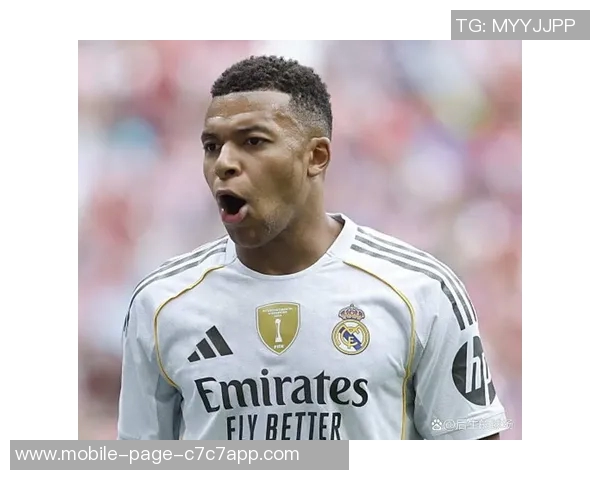 姆巴佩上演帽子戏法荣膺欧冠最佳球员官方宣布他表现出色 姆巴佩上演帽子戏法荣膺欧冠最佳球员官方宣布他表现出色