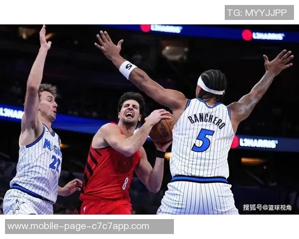 快船半场战报杨瀚森缺阵球队落后开拓者6分大洛表现出色贡献19分哈登也有14分进账