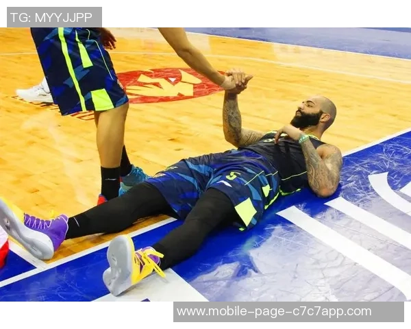 布泽尔狂砍18分15板5助助蓝魔豪取开季10连胜引发关注