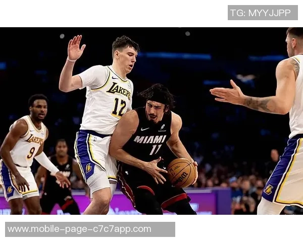 哈克斯高效表现引领球队胜利11投8中斩获20分5篮板6助攻正负值全场最佳